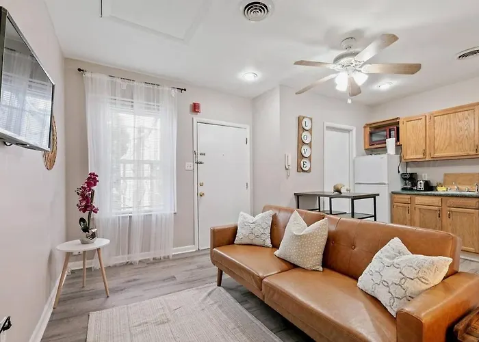 Stunning 2Br In City Center