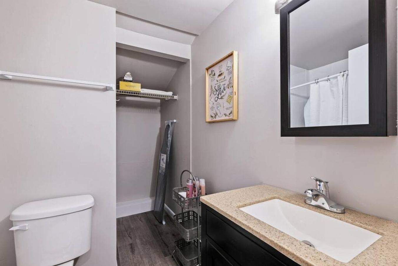 Apartment Stunning 2br In Center *