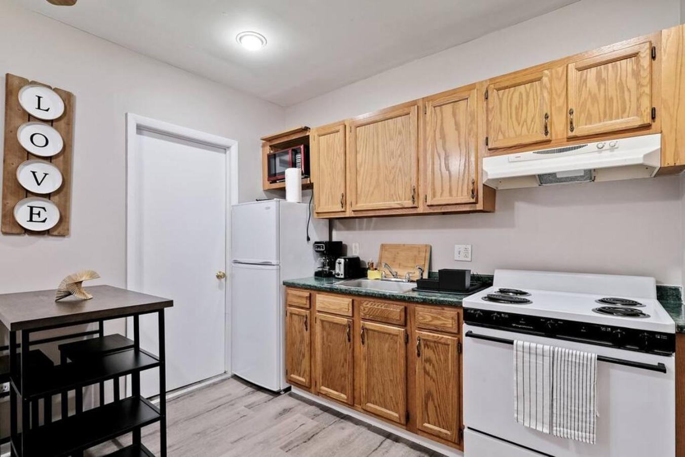 Stunning 2br In Center Apartment