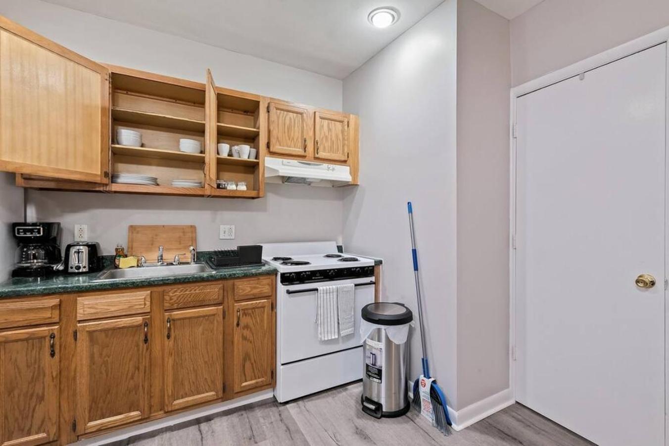 Apartment Stunning 2br In Center