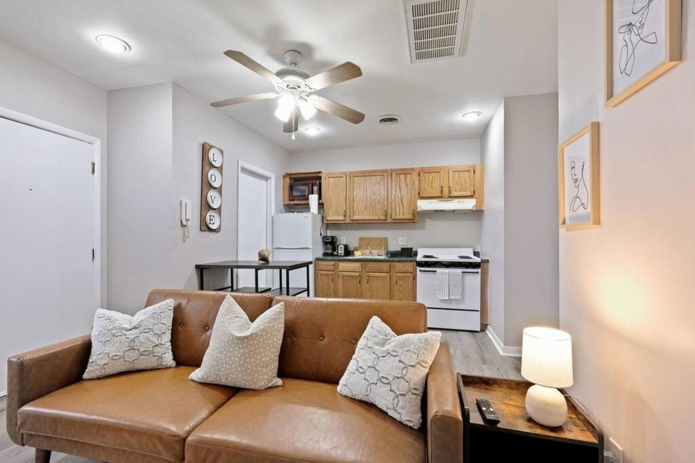 Stunning 2br In Center * Philadelphia